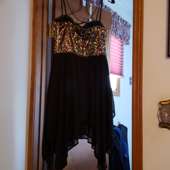 Speechless sequence dress. - Picture 2 of 3